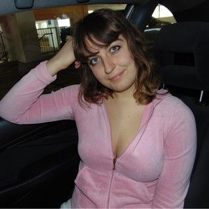 Meet your Posher, Chloe